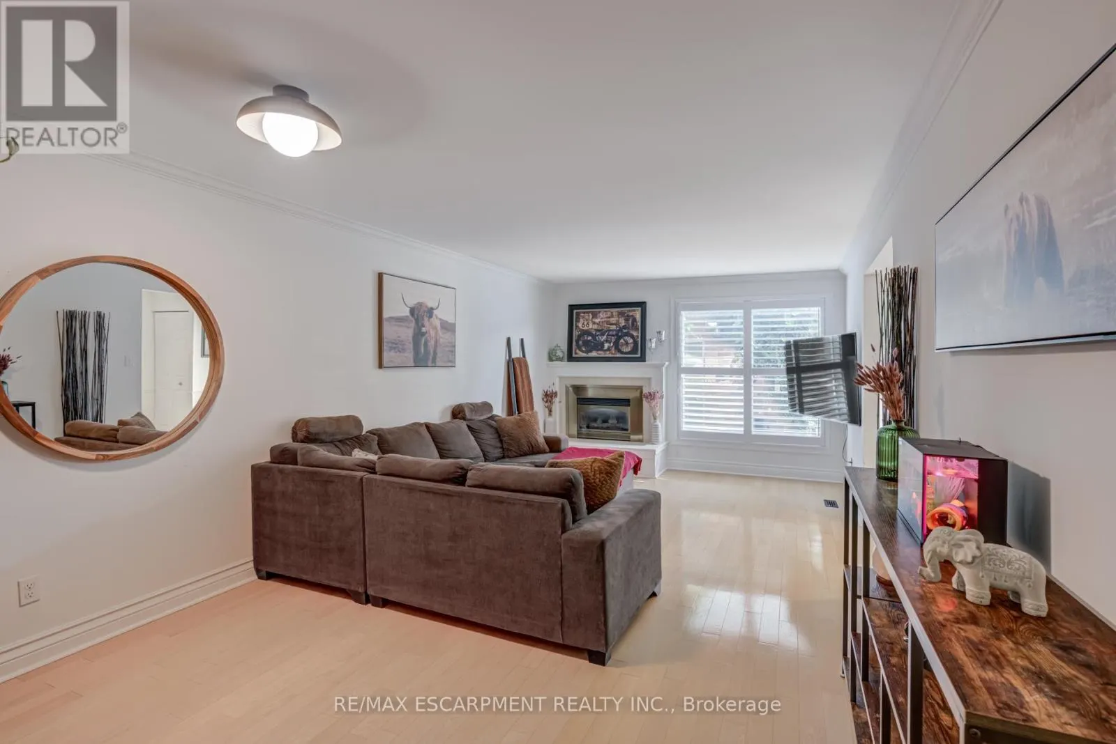 5 - 1560 KERNS ROAD