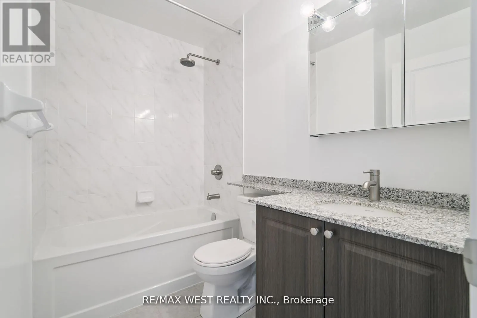 117 - 50 VIA ROSEDALE