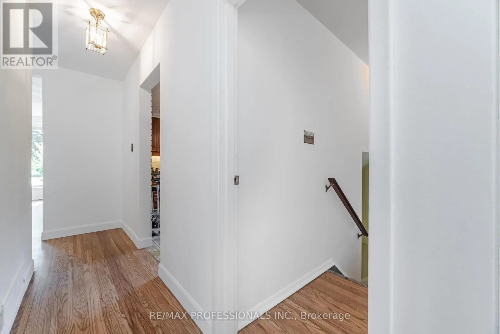 6 TAPLEY DRIVE