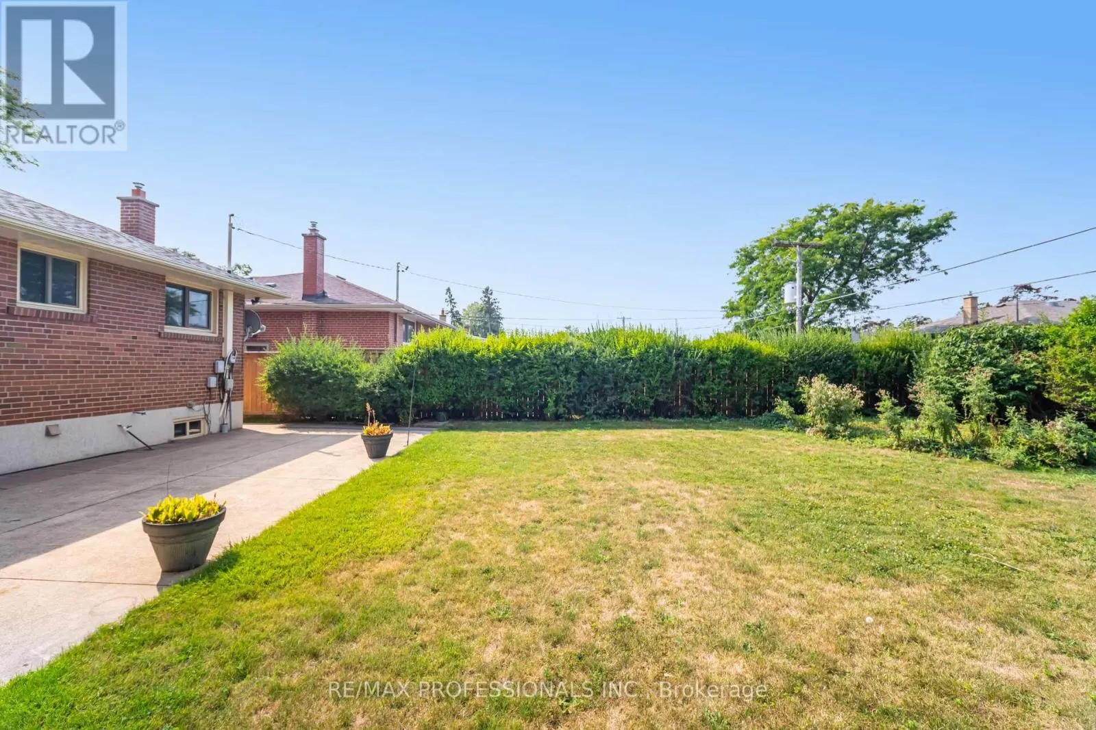 6 TAPLEY DRIVE