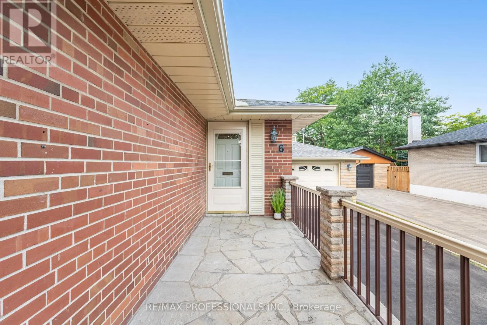 6 TAPLEY DRIVE