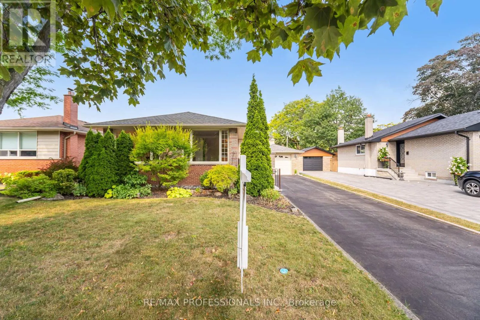6 TAPLEY DRIVE