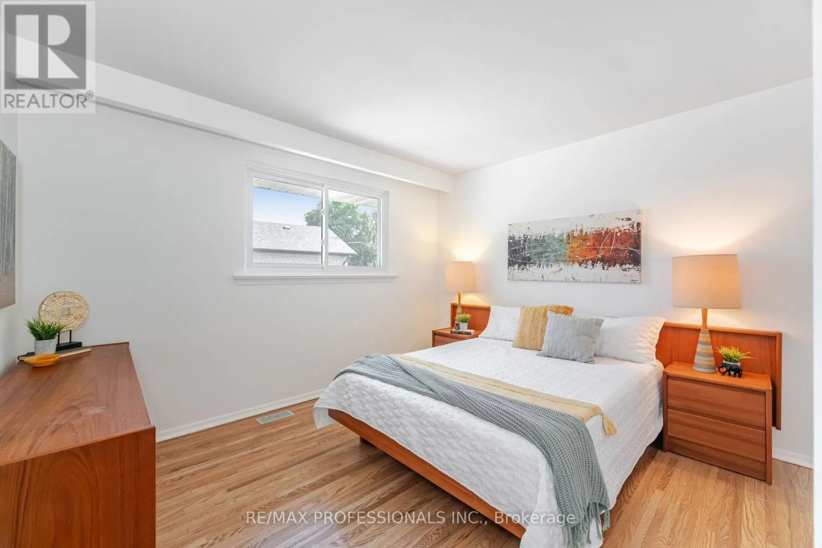 6 TAPLEY DRIVE