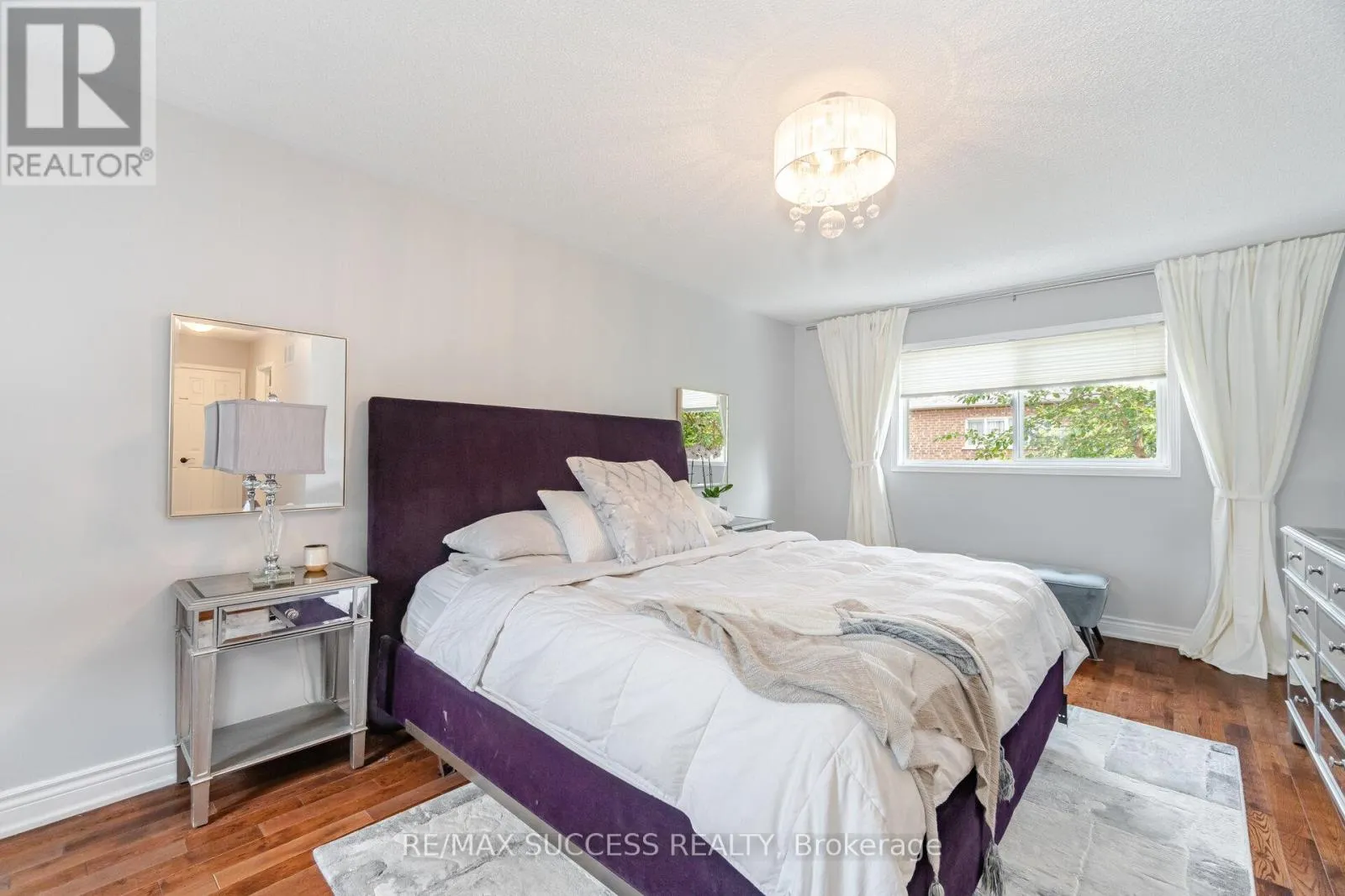 19 SAWSTON CIRCLE