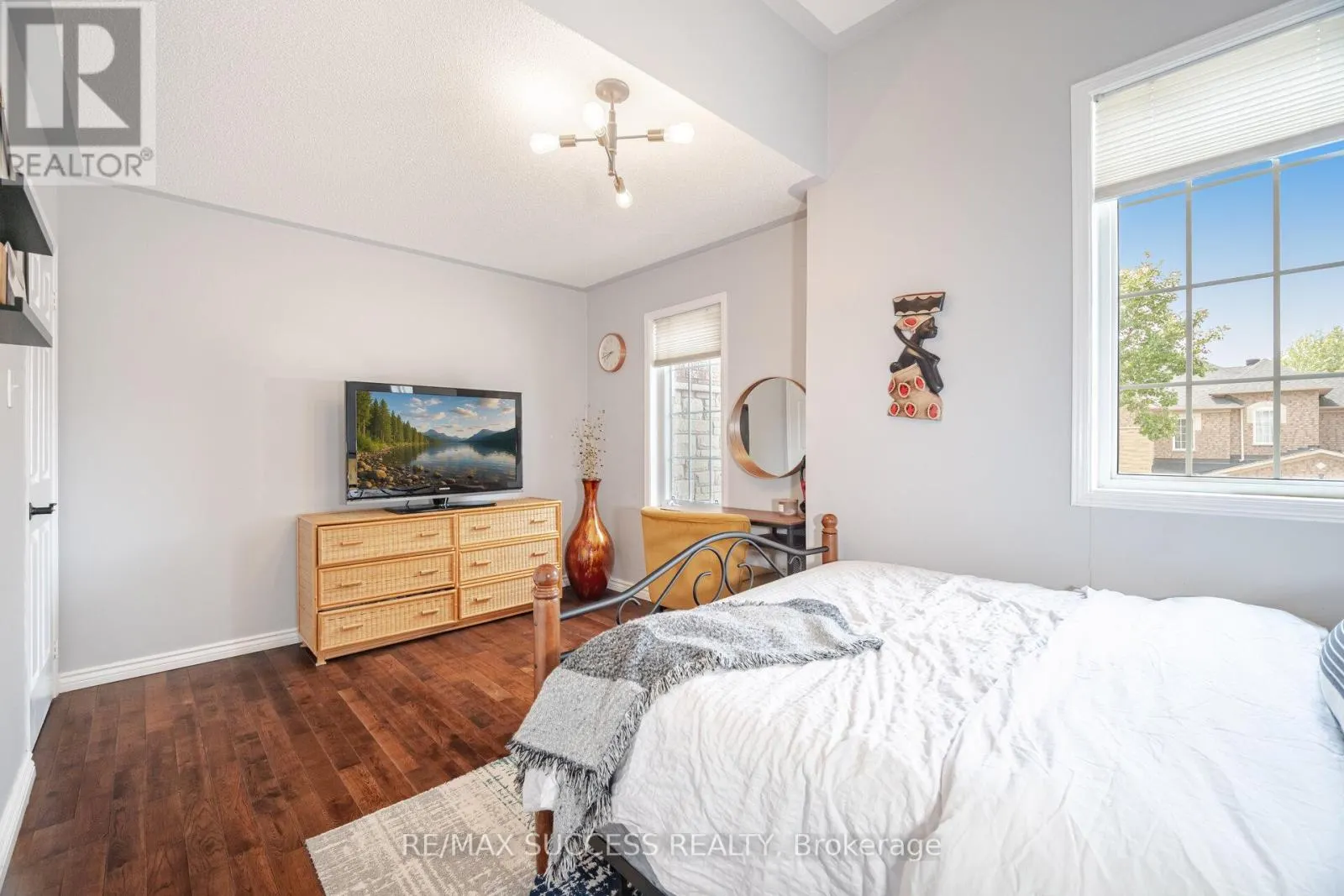 19 SAWSTON CIRCLE