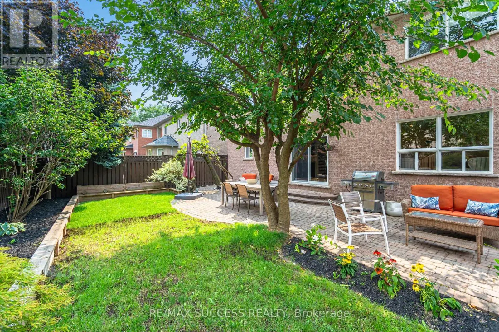 19 SAWSTON CIRCLE