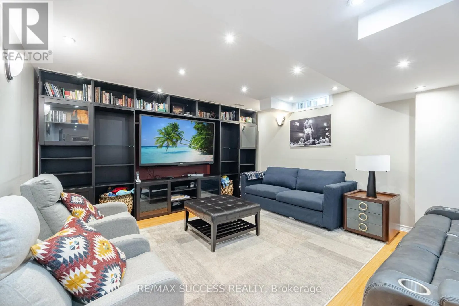 19 SAWSTON CIRCLE