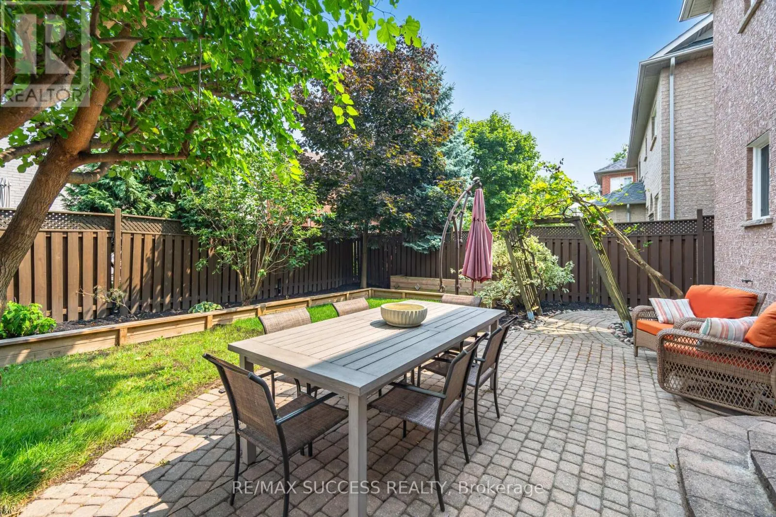 19 SAWSTON CIRCLE