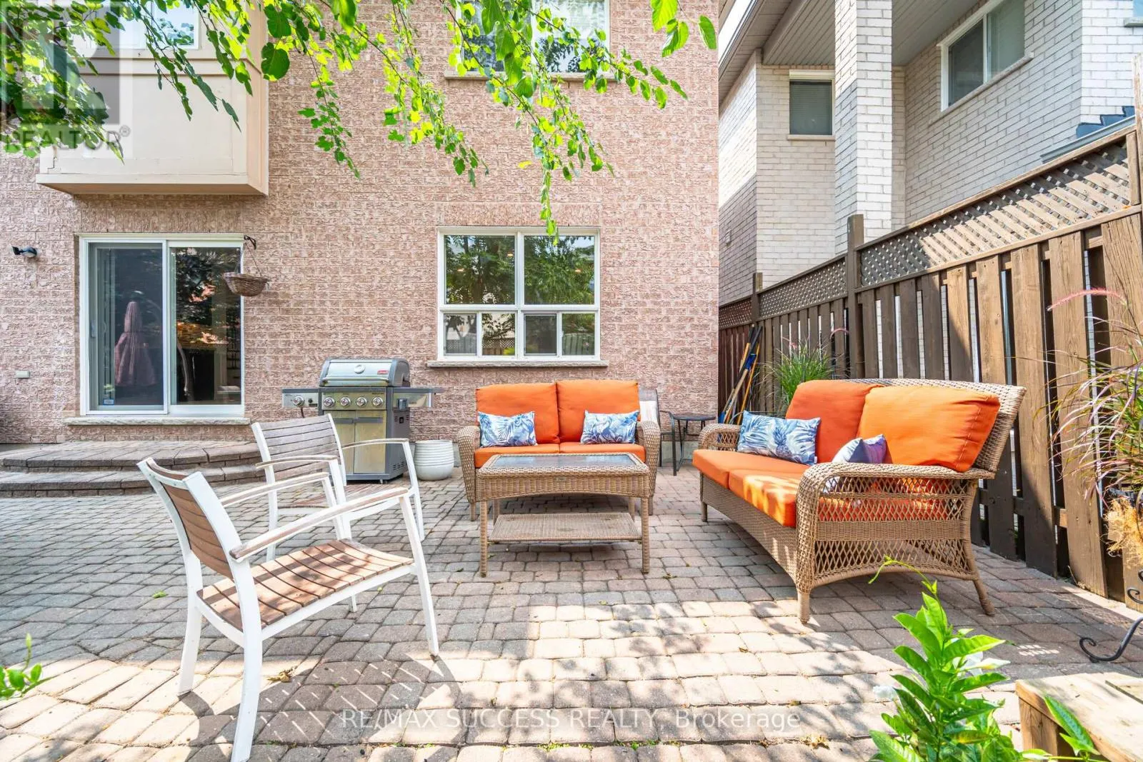 19 SAWSTON CIRCLE