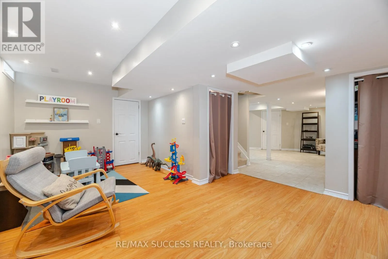 19 SAWSTON CIRCLE