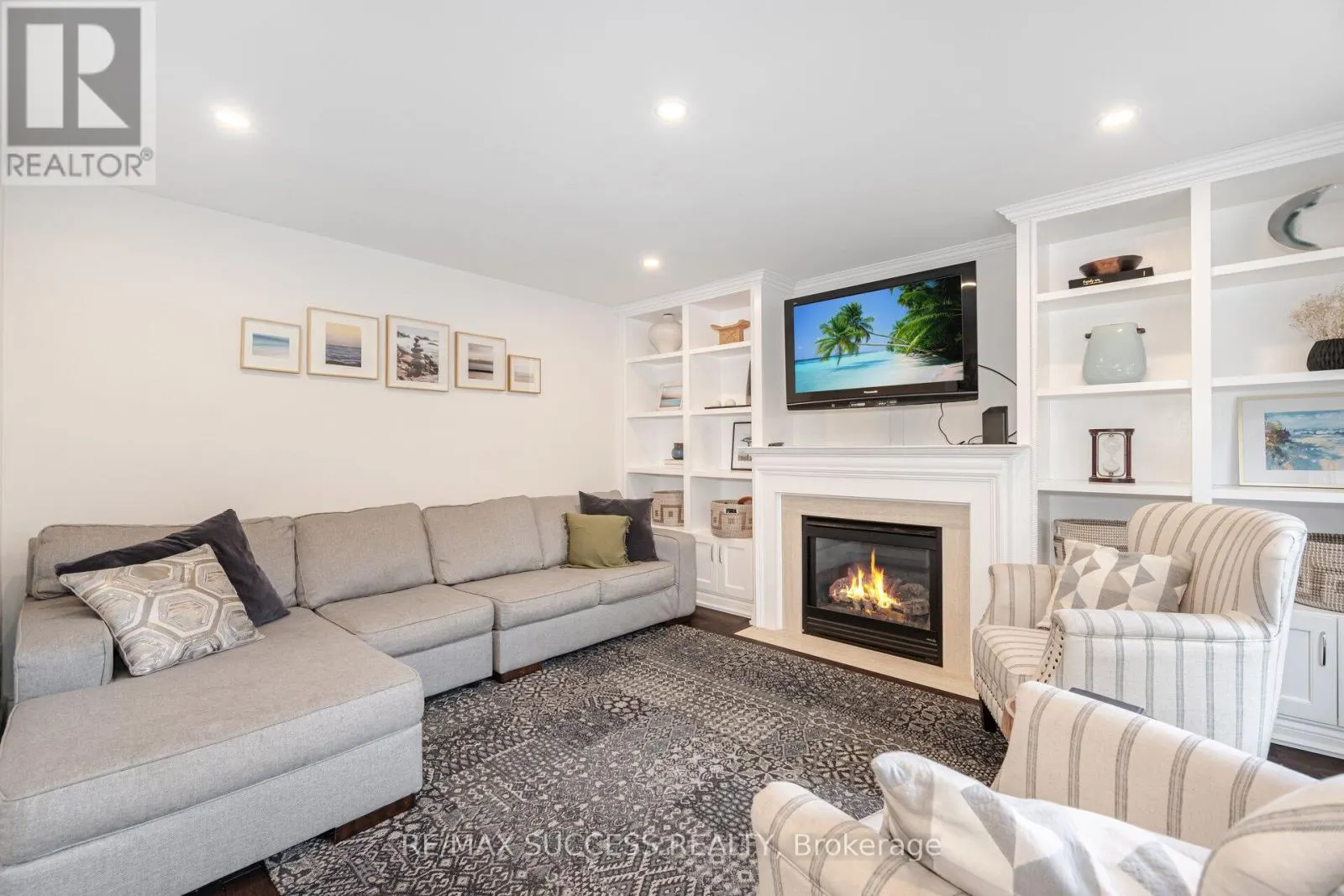 19 SAWSTON CIRCLE
