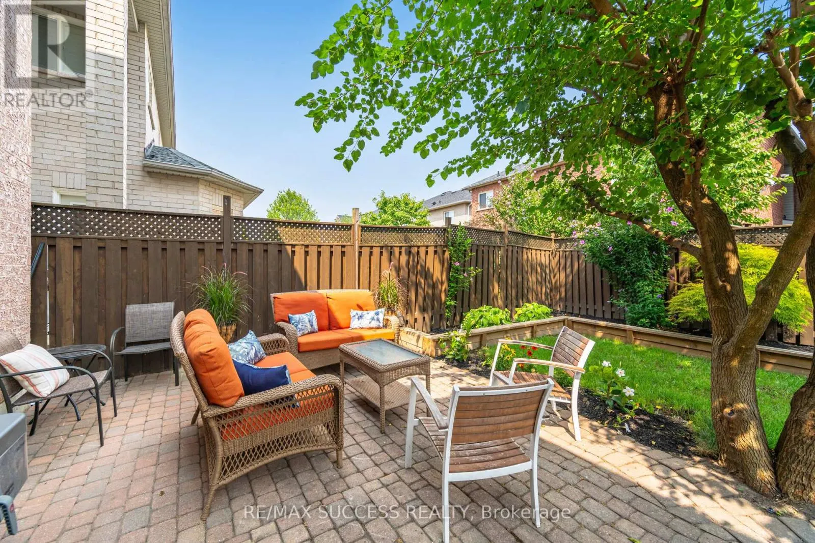 19 SAWSTON CIRCLE