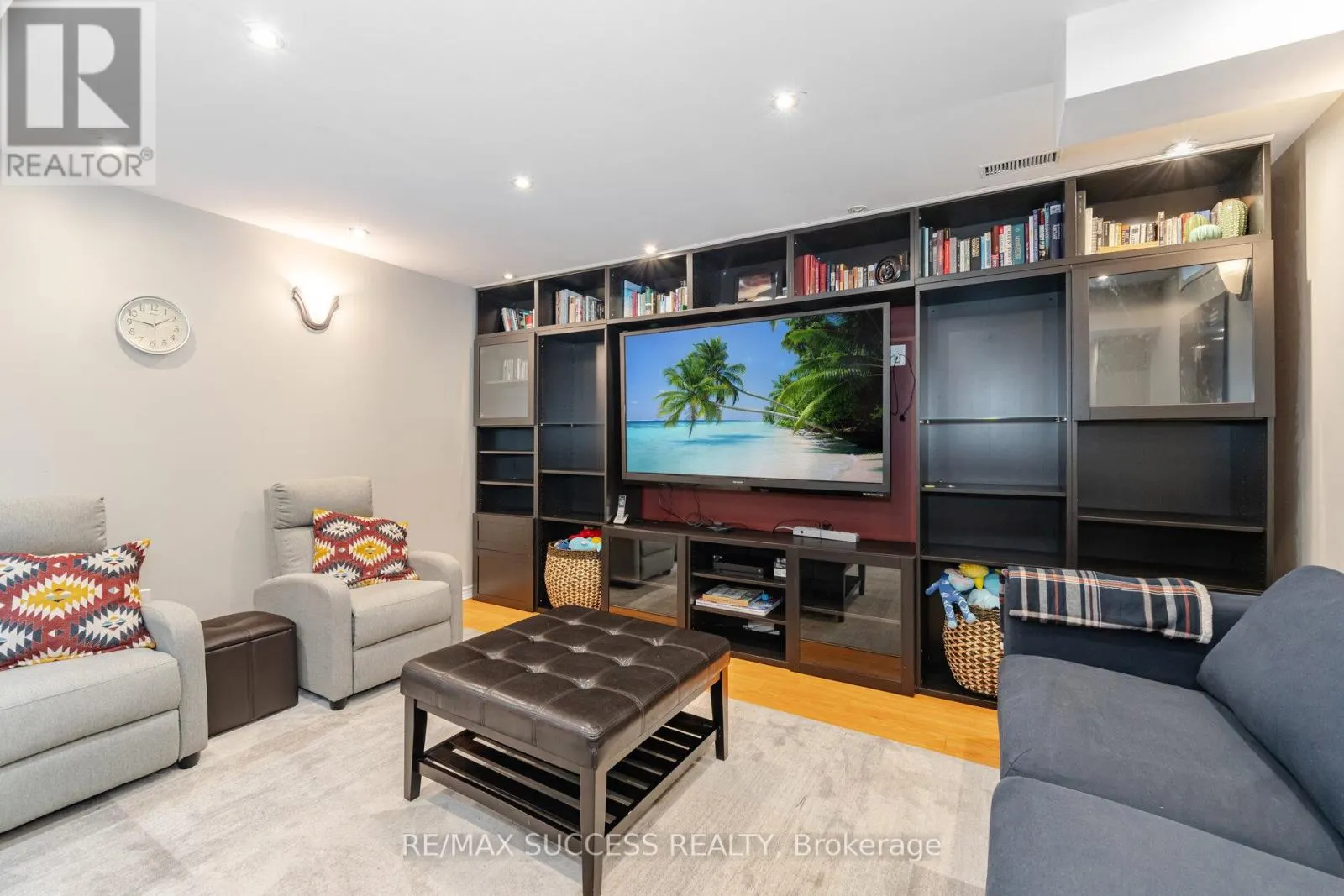 19 SAWSTON CIRCLE