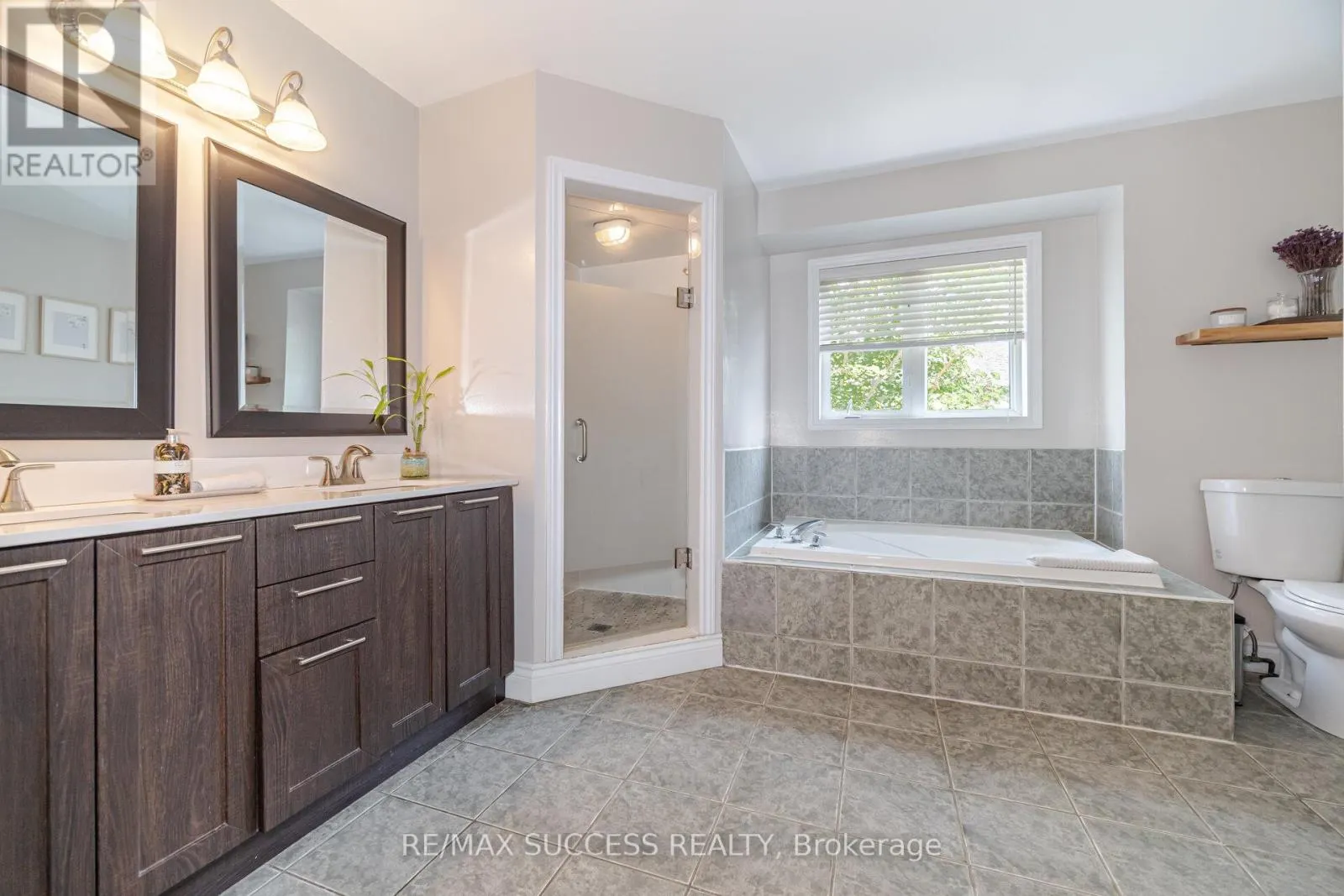 19 SAWSTON CIRCLE