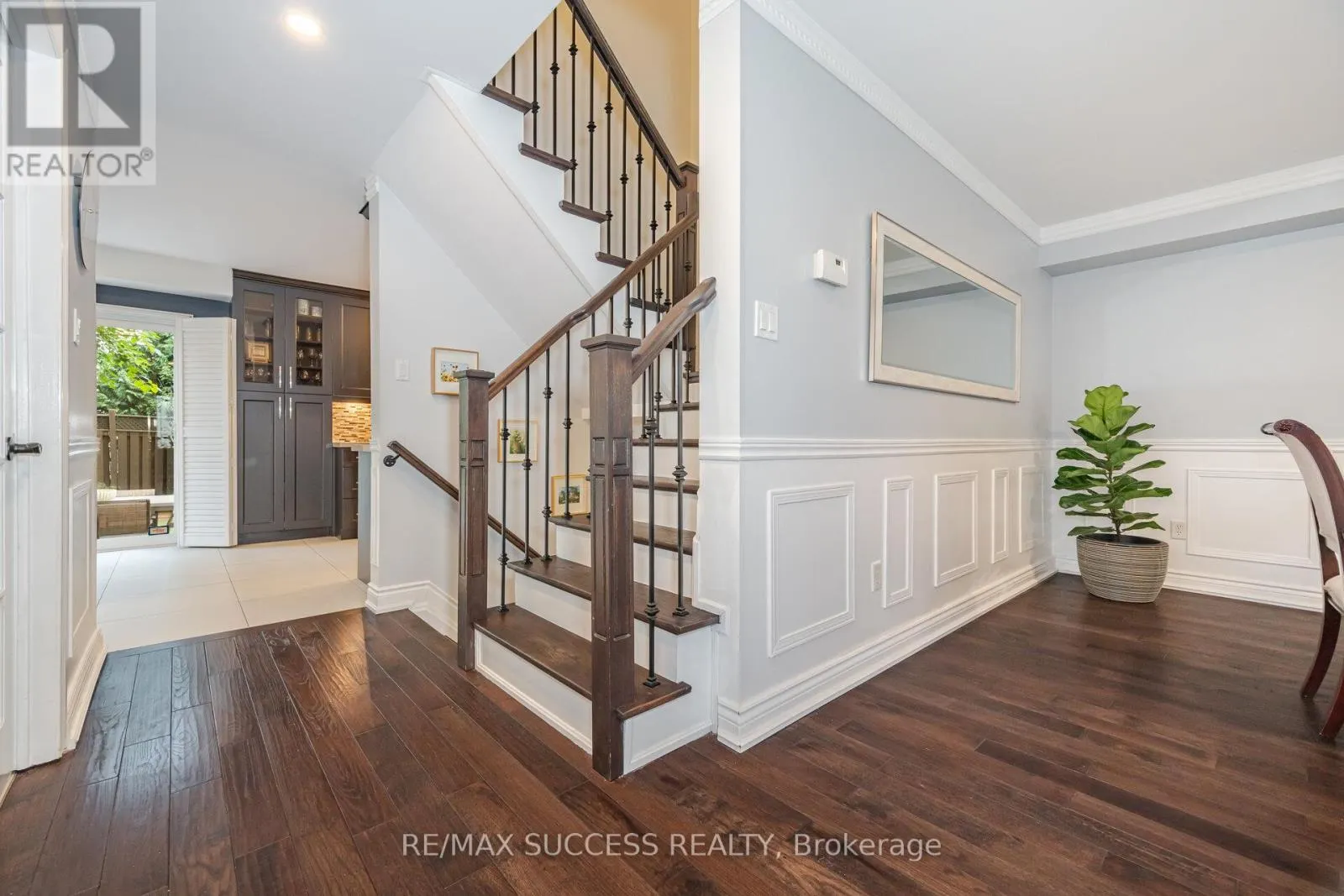 19 SAWSTON CIRCLE