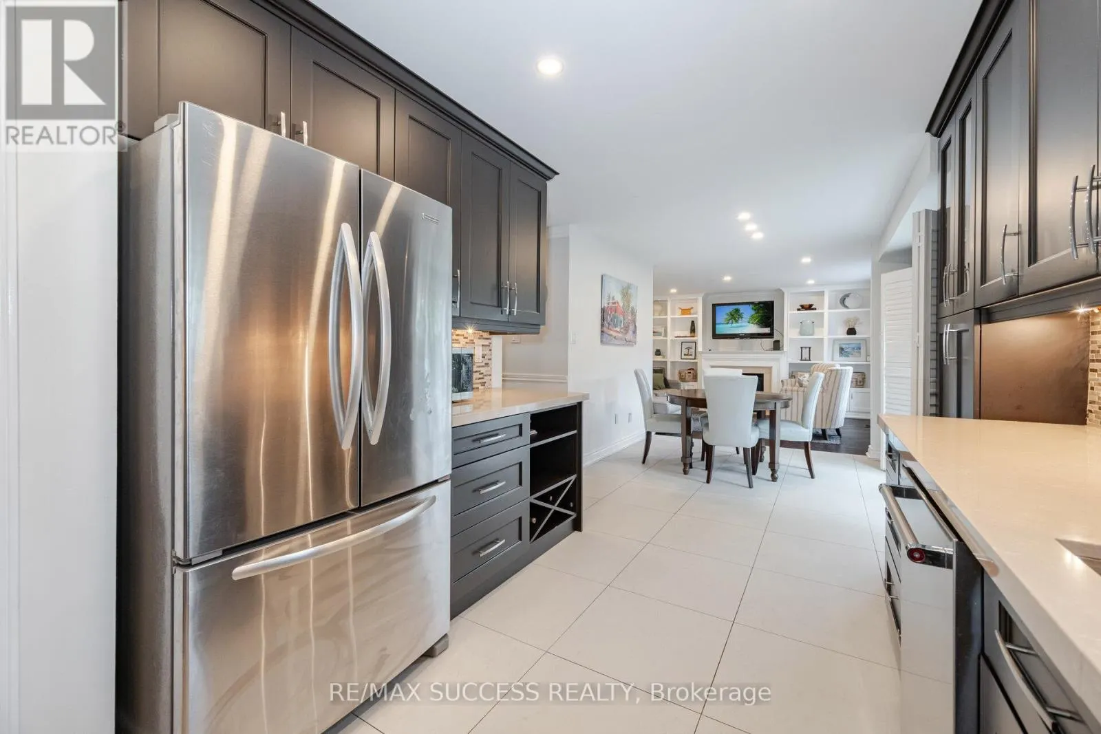 19 SAWSTON CIRCLE
