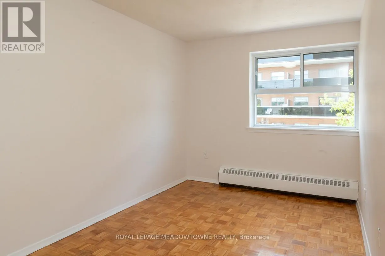 405 - 1017 SENECA AVENUE
