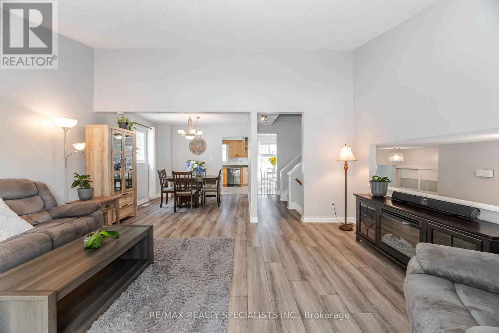 325 KINGSVIEW DRIVE