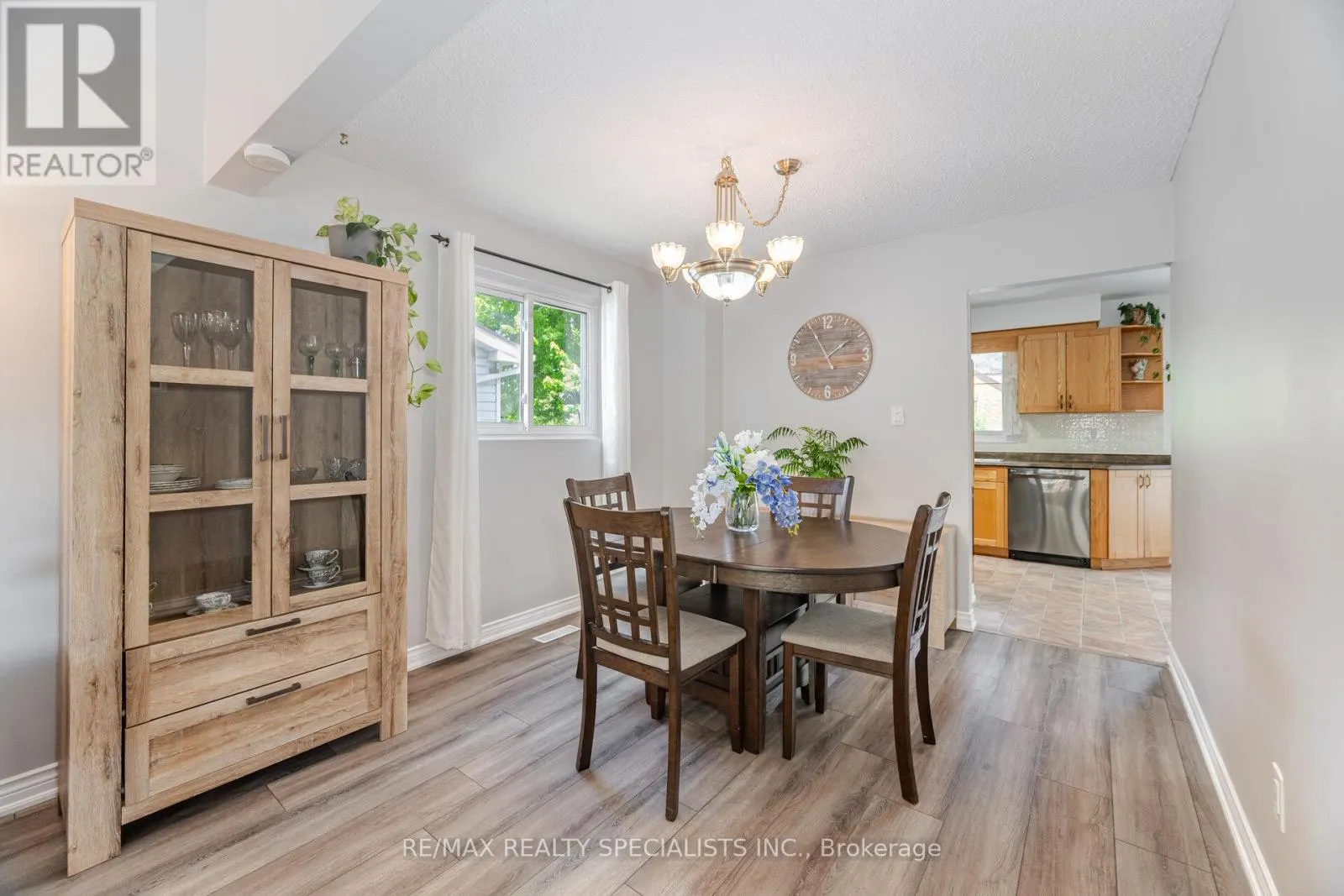 325 KINGSVIEW DRIVE