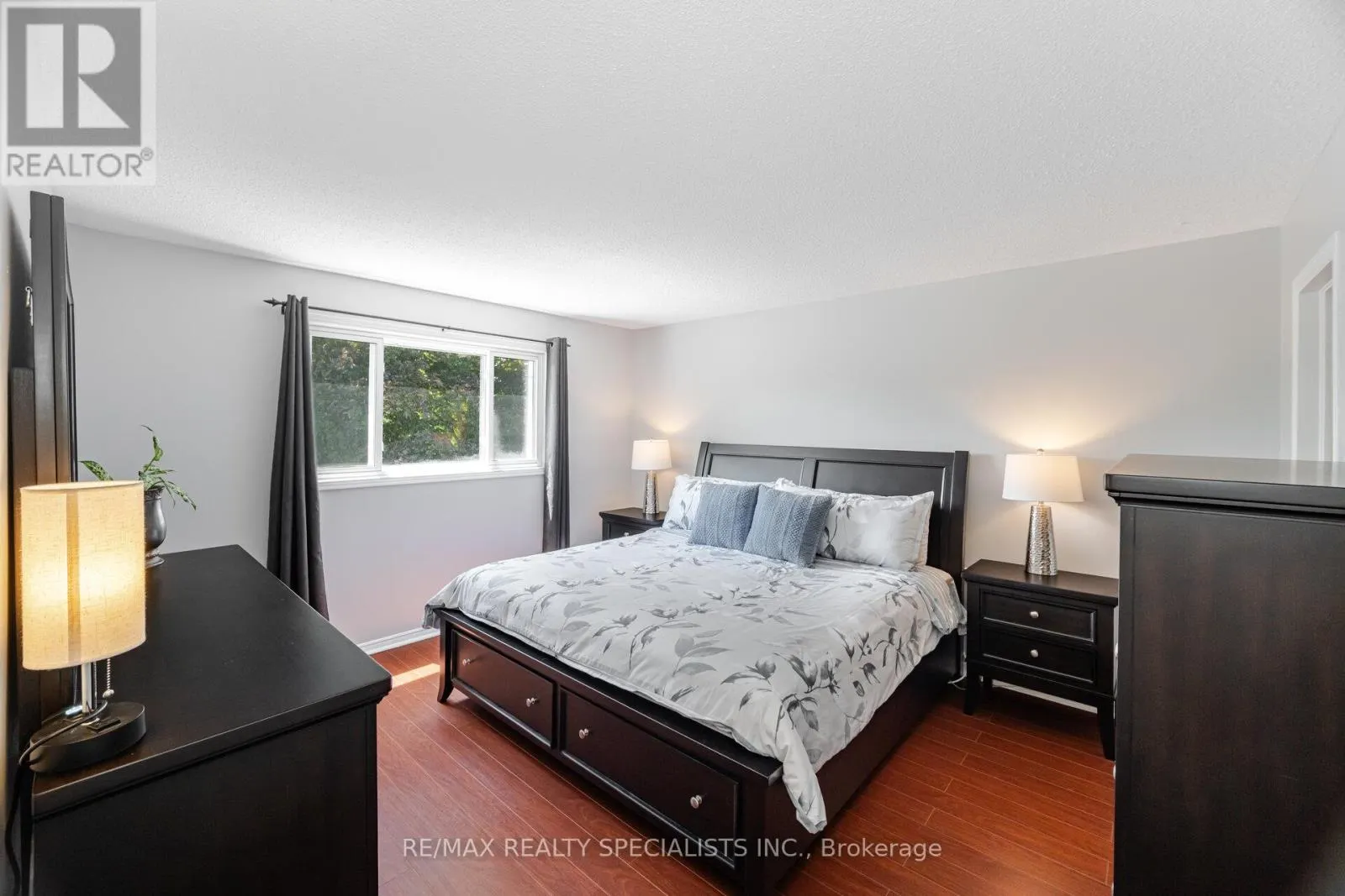 325 KINGSVIEW DRIVE