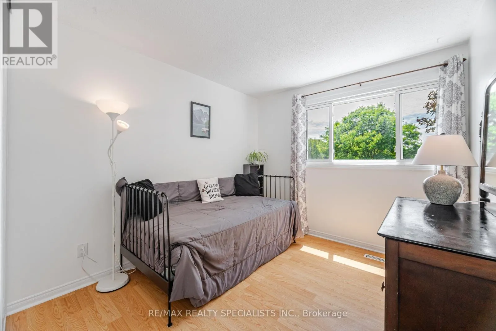 325 KINGSVIEW DRIVE
