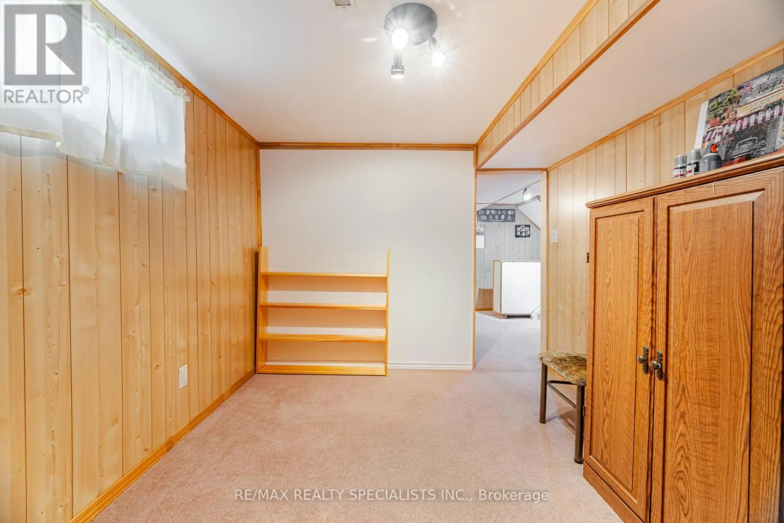 325 KINGSVIEW DRIVE