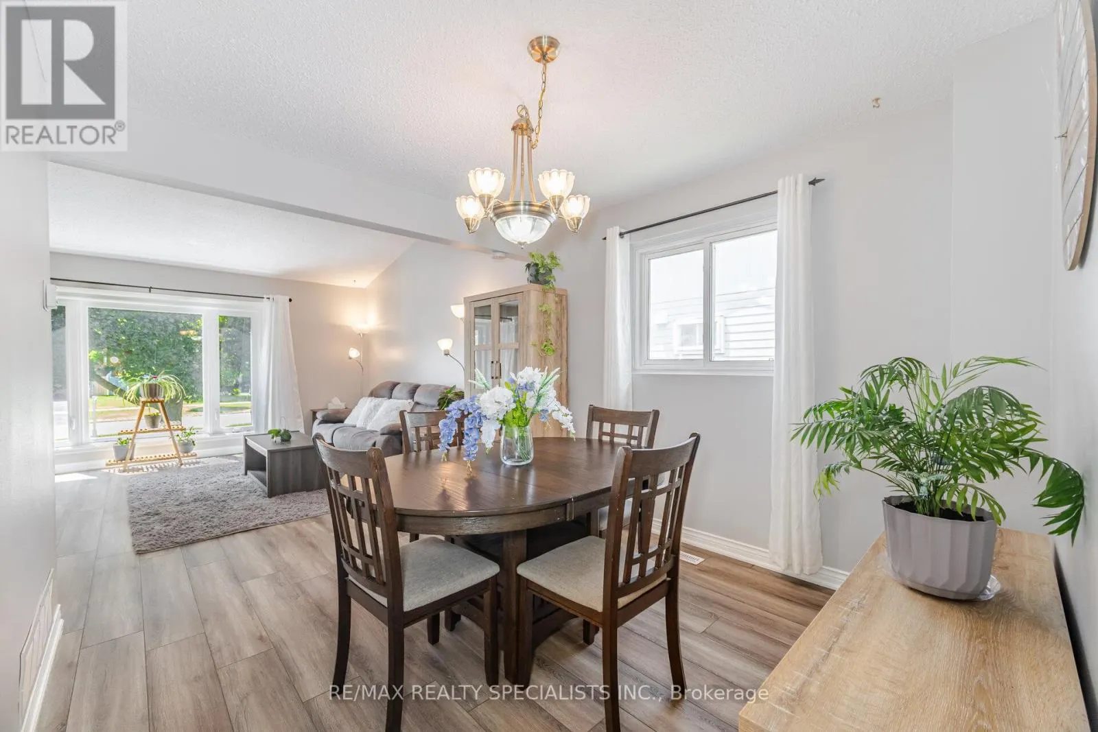 325 KINGSVIEW DRIVE