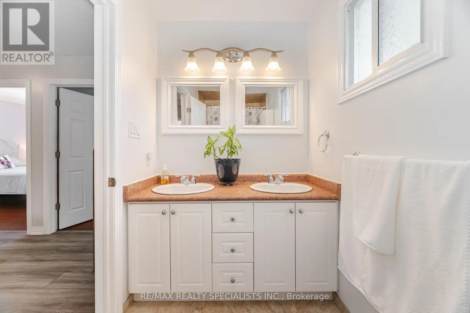 325 KINGSVIEW DRIVE