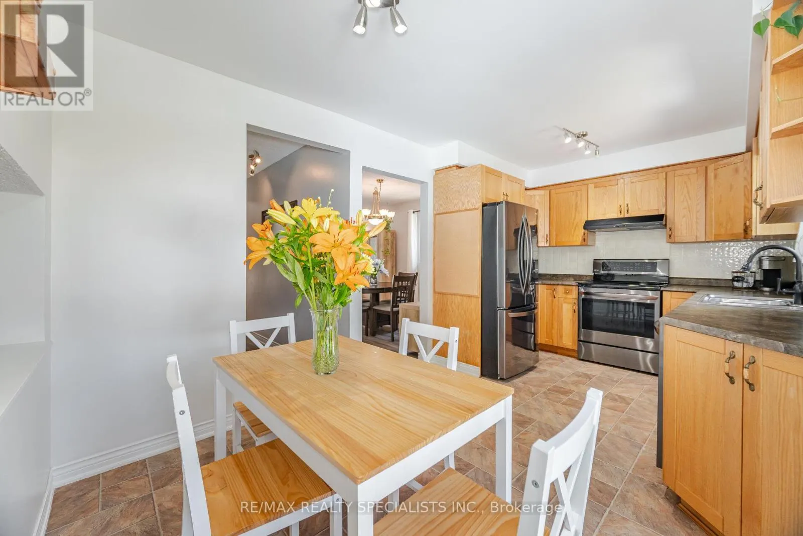 325 KINGSVIEW DRIVE