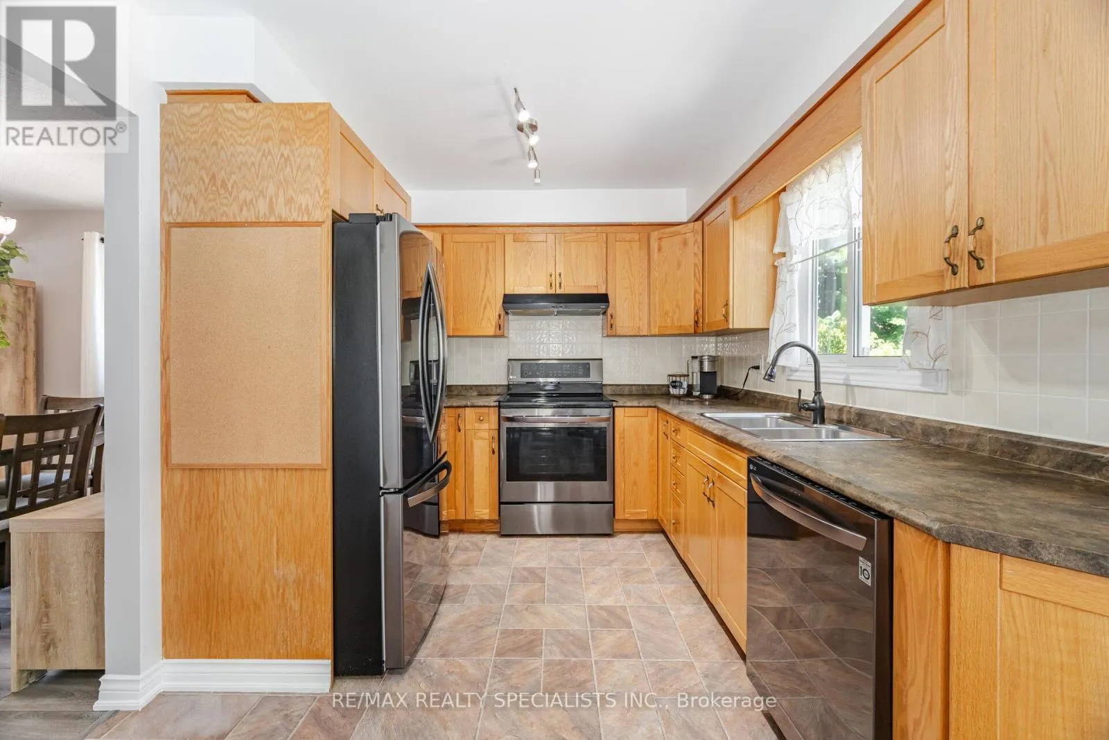 325 KINGSVIEW DRIVE