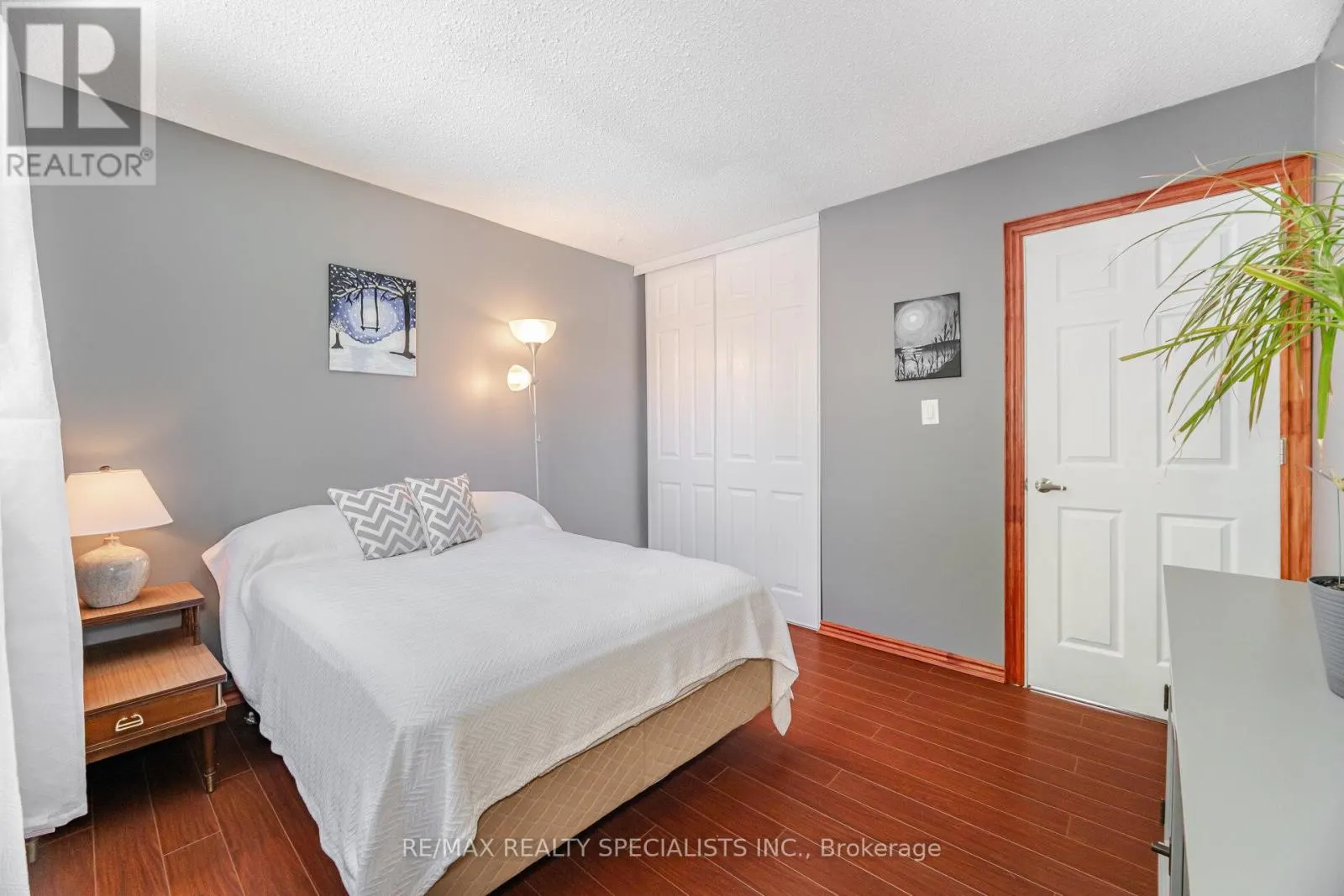 325 KINGSVIEW DRIVE