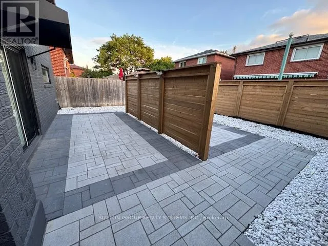 LOWER - 4425 CURIA CRESCENT