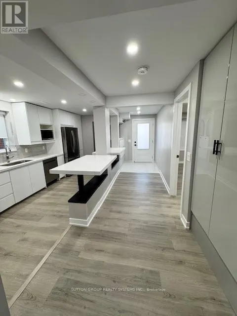 LOWER - 4425 CURIA CRESCENT