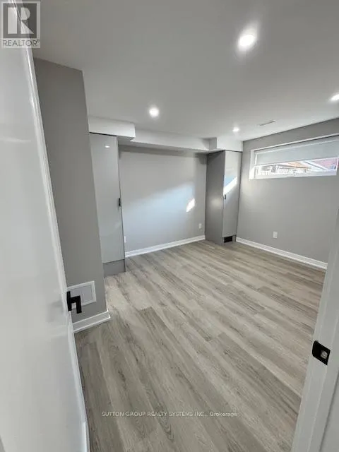 LOWER - 4425 CURIA CRESCENT