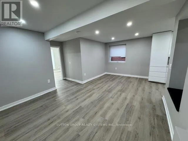 LOWER - 4425 CURIA CRESCENT