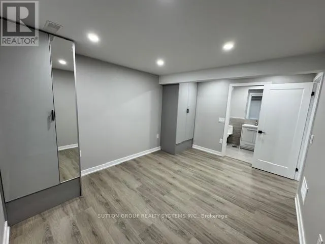 LOWER - 4425 CURIA CRESCENT