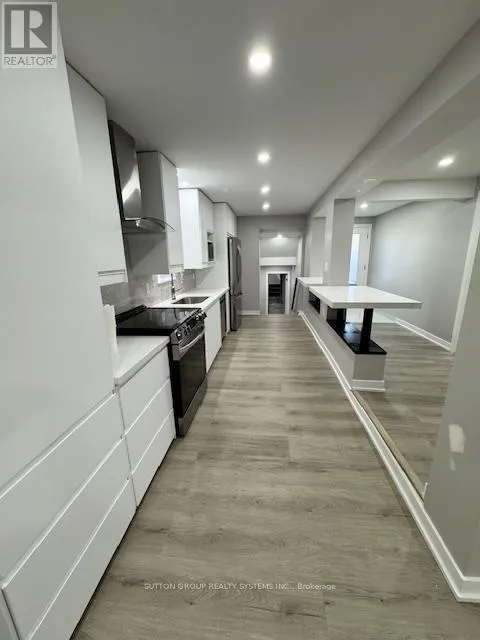 LOWER - 4425 CURIA CRESCENT