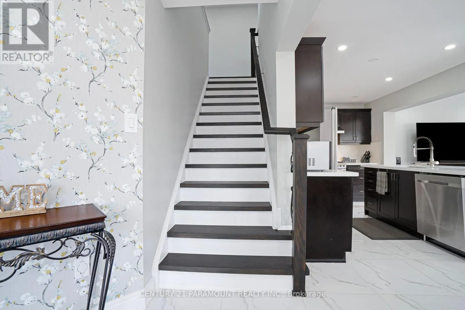 39 FENCHURCH DRIVE