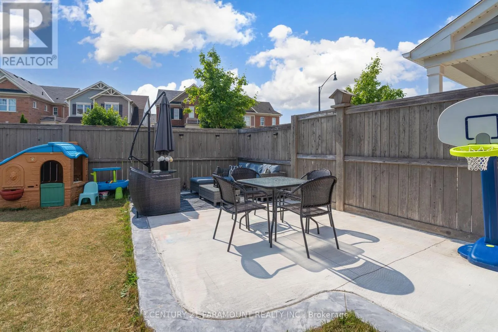 39 FENCHURCH DRIVE