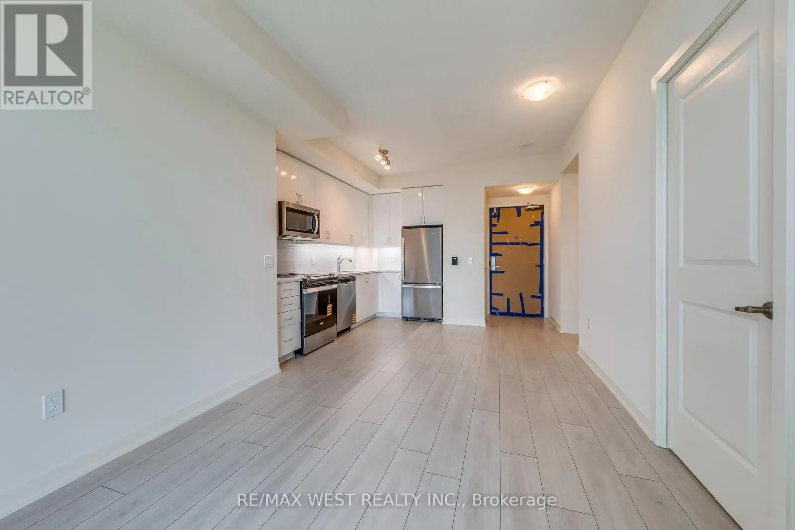 2203 - 38 ANNIE CRAIG DRIVE
