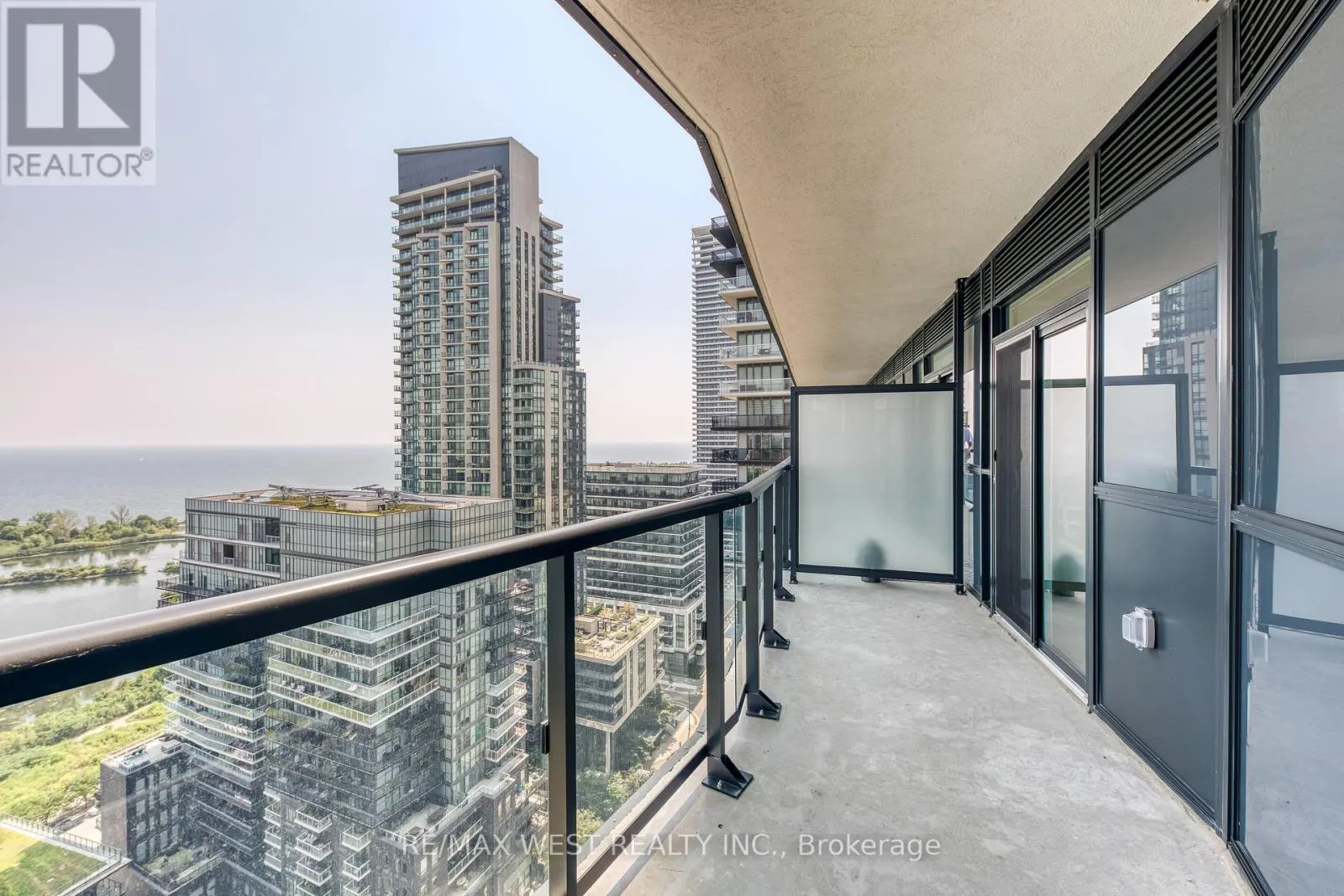2203 - 38 ANNIE CRAIG DRIVE
