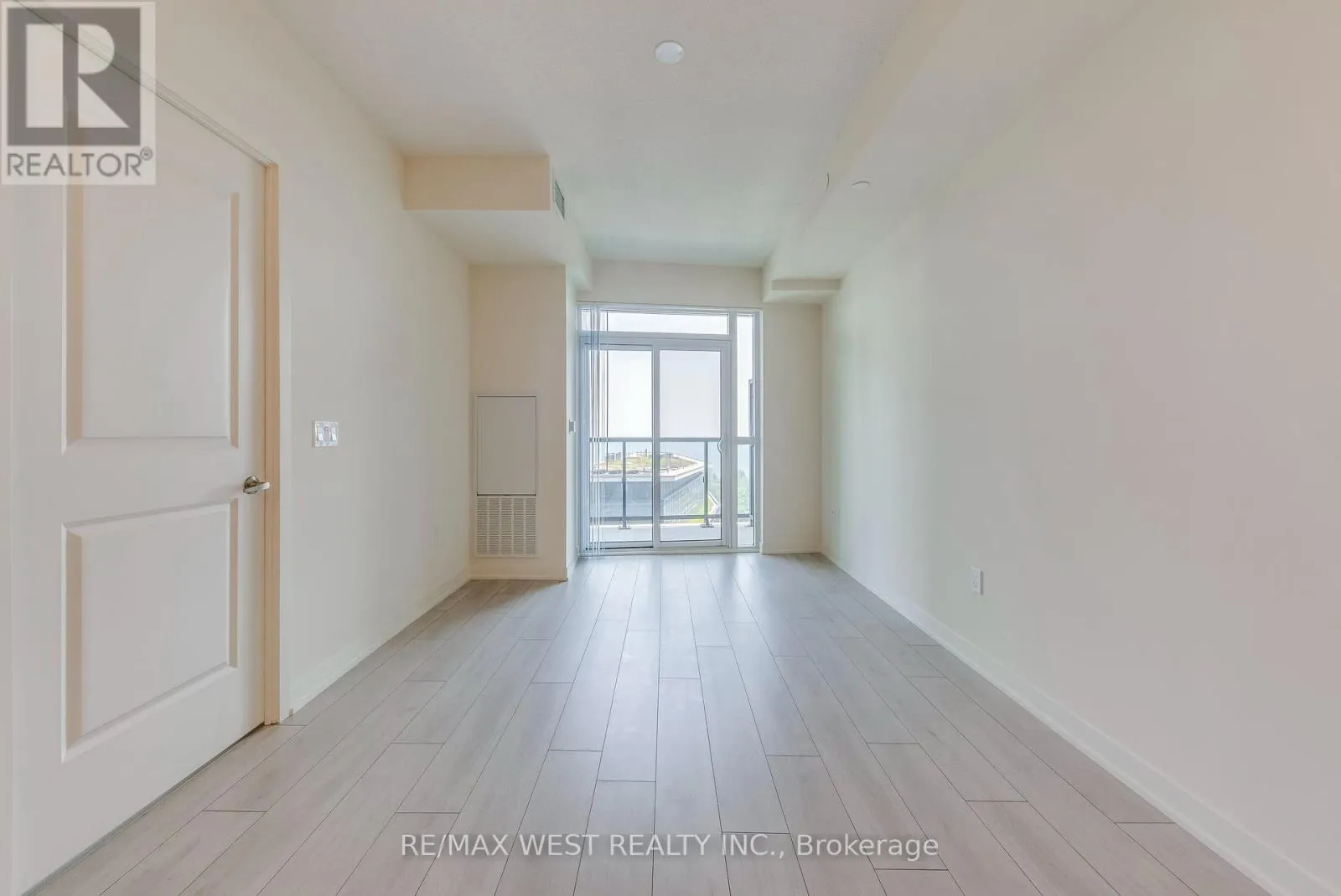 2203 - 38 ANNIE CRAIG DRIVE
