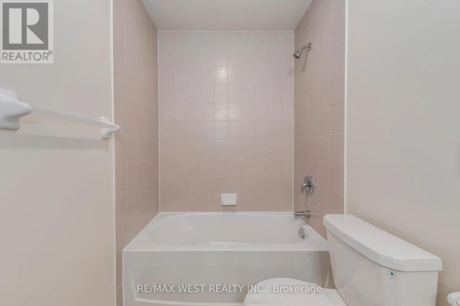2203 - 38 ANNIE CRAIG DRIVE