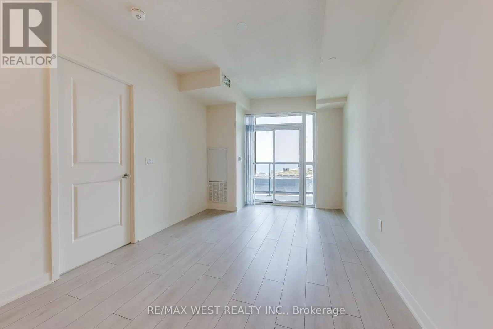 2203 - 38 ANNIE CRAIG DRIVE