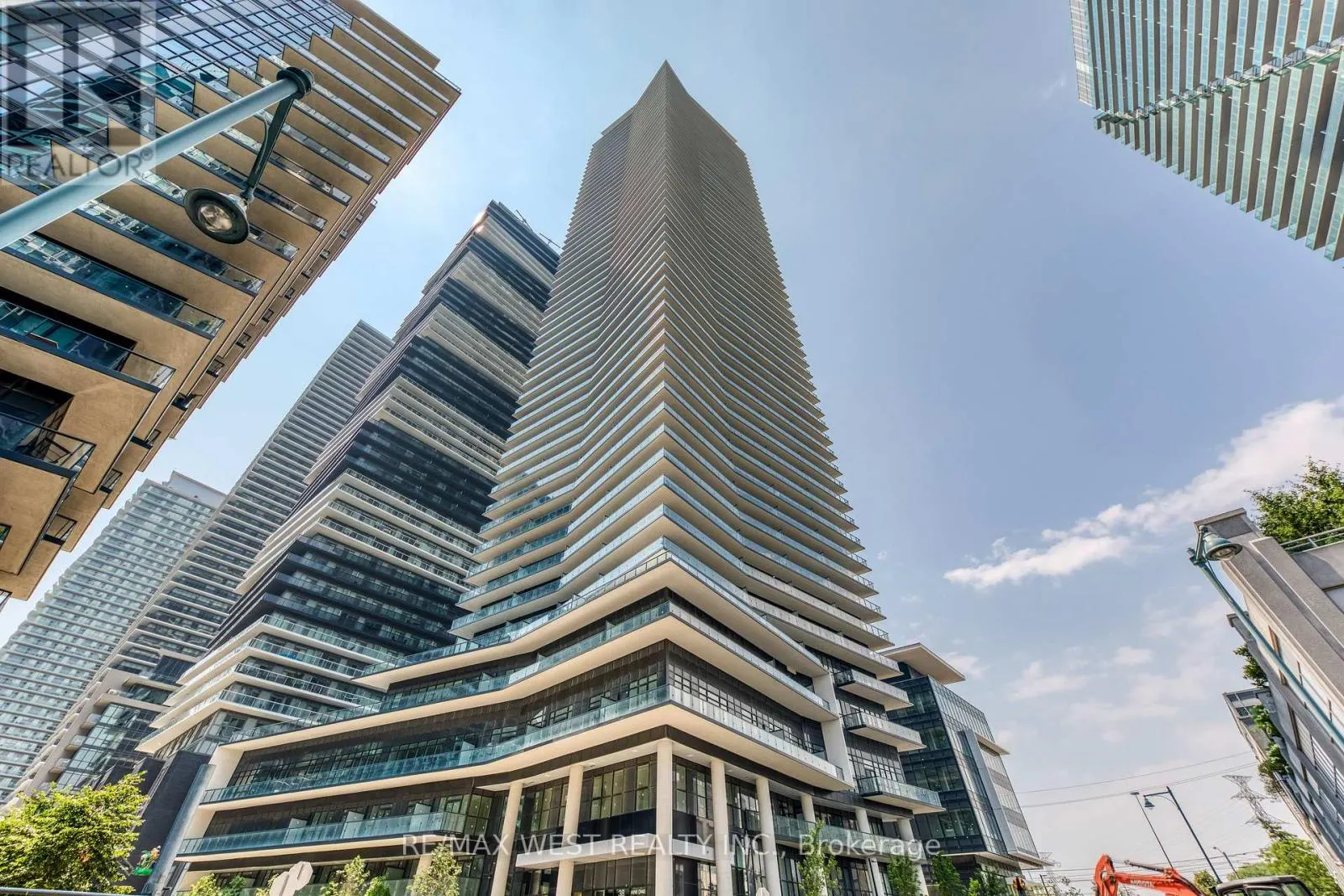 2203 - 38 ANNIE CRAIG DRIVE