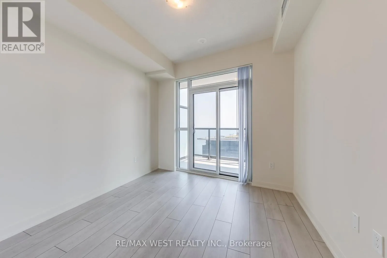 2203 - 38 ANNIE CRAIG DRIVE