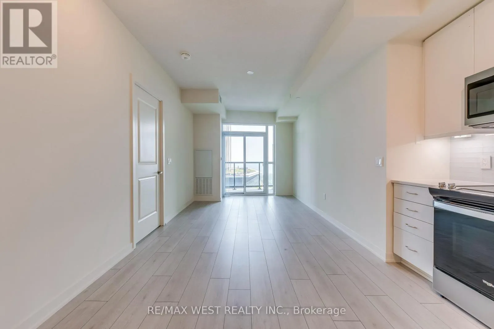 2203 - 38 ANNIE CRAIG DRIVE