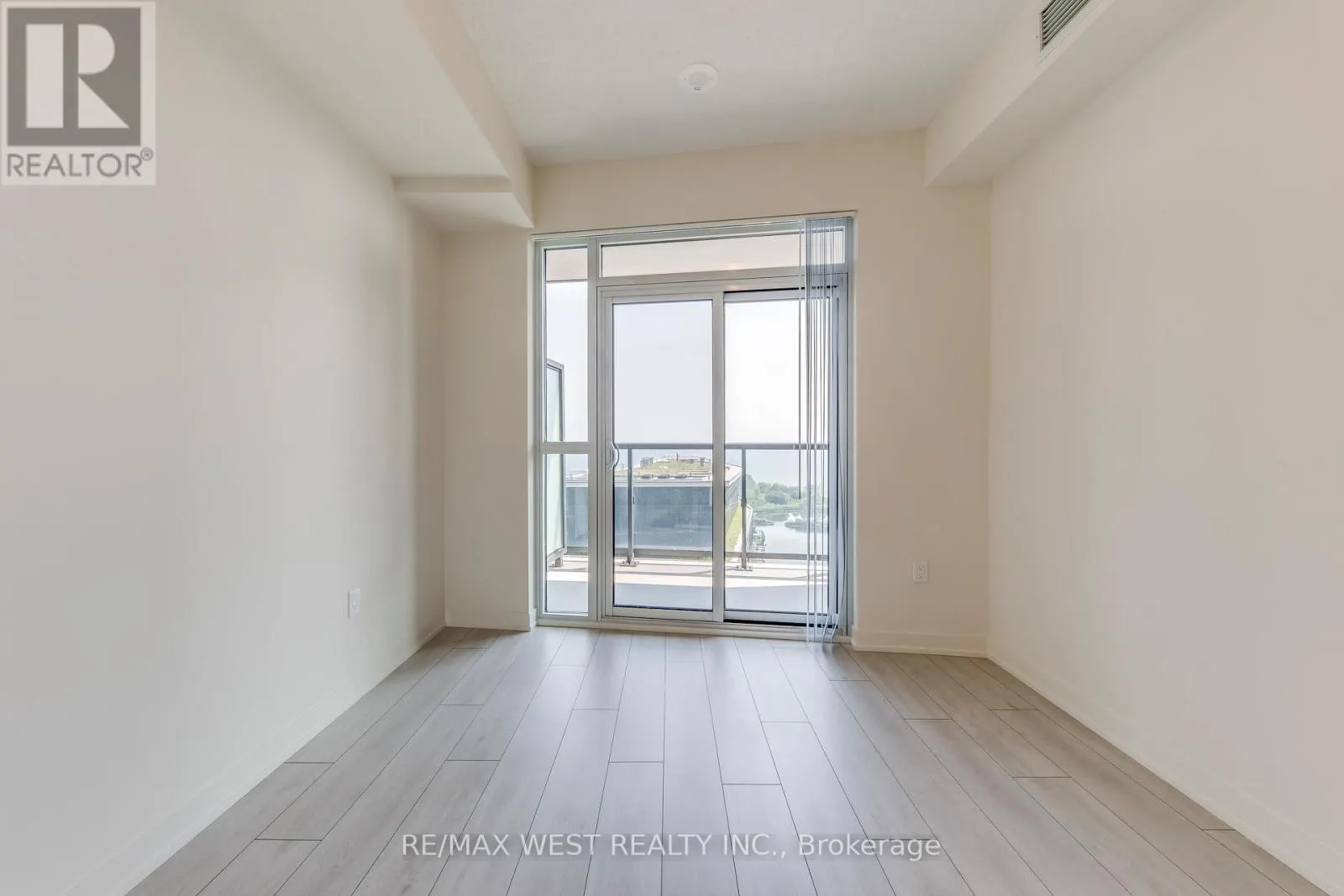 2203 - 38 ANNIE CRAIG DRIVE