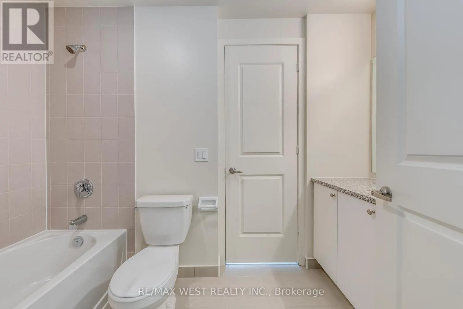 2203 - 38 ANNIE CRAIG DRIVE