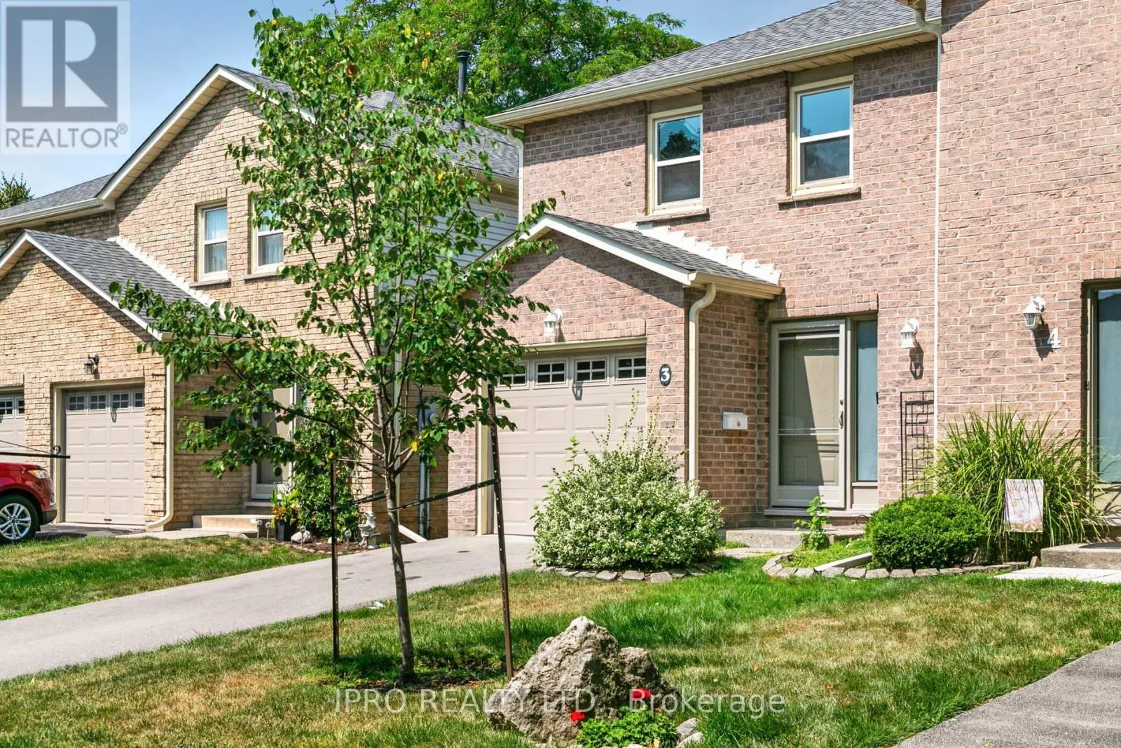 3 - 3455 CAPLAN CRESCENT